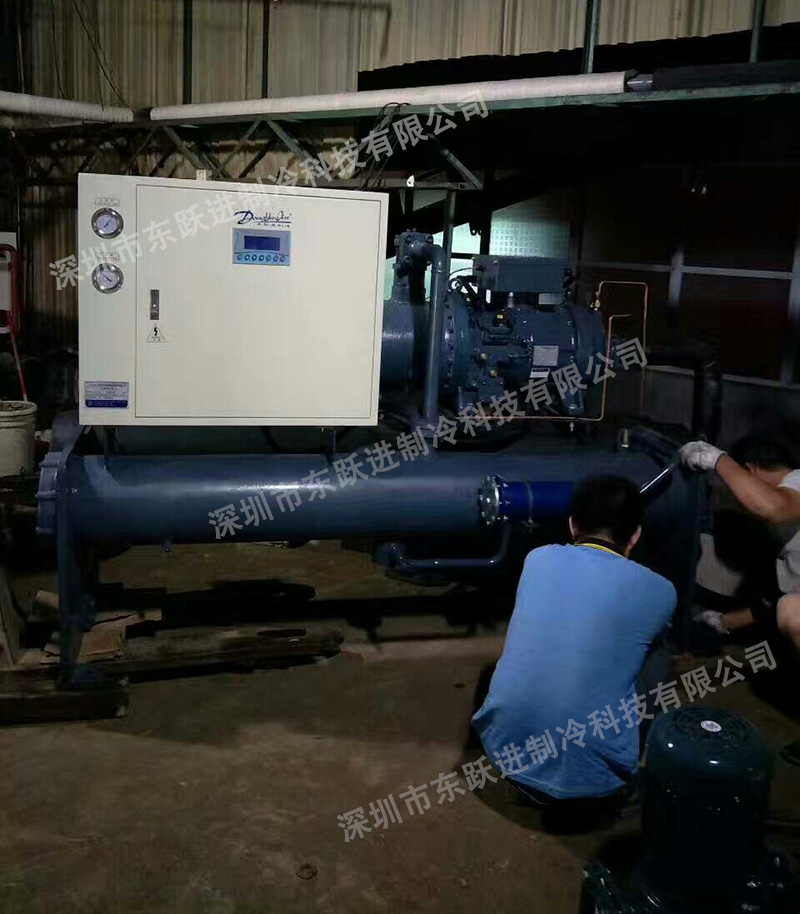 螺桿式水冷機組 螺桿式水冷機組